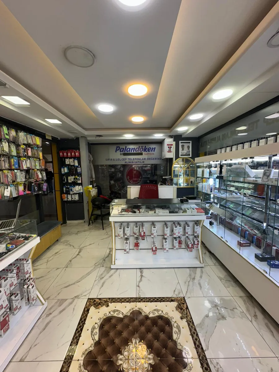 Palandöken İletişim mağaza içi — Erzurum Cumhuriyet İş Merkezi telefon satışı